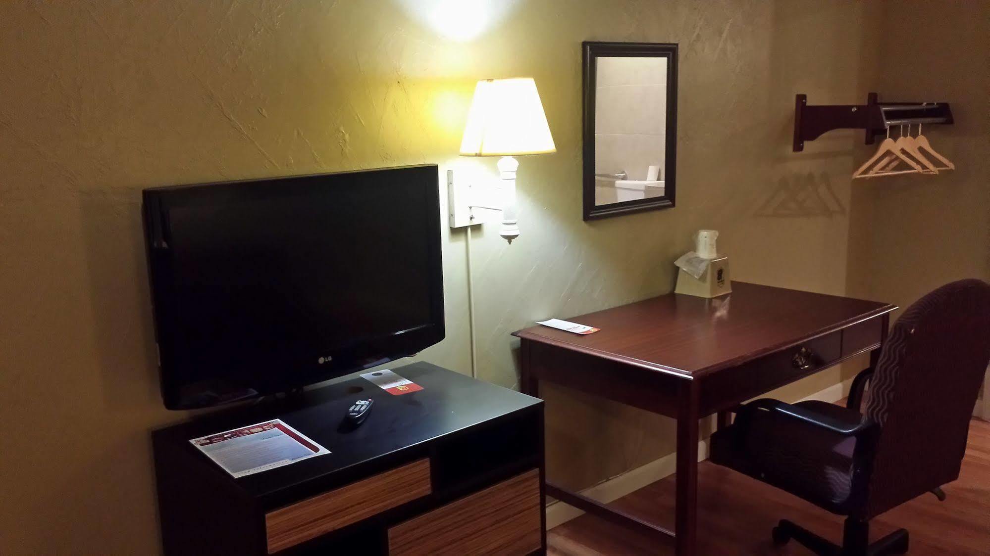 Motel Super 8 By Wyndham College Park/Atlanta Airport West Exterior foto
